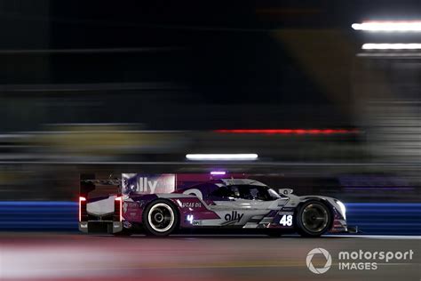 Rolex 24, H9: Jimmie Johnson leads but under pressure